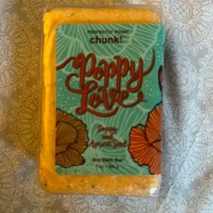 Perfectly posh chunk soap bar - Poppy Love BNWT